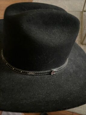 Justin Boots Black Felt Cowboy Hat with Leather Band